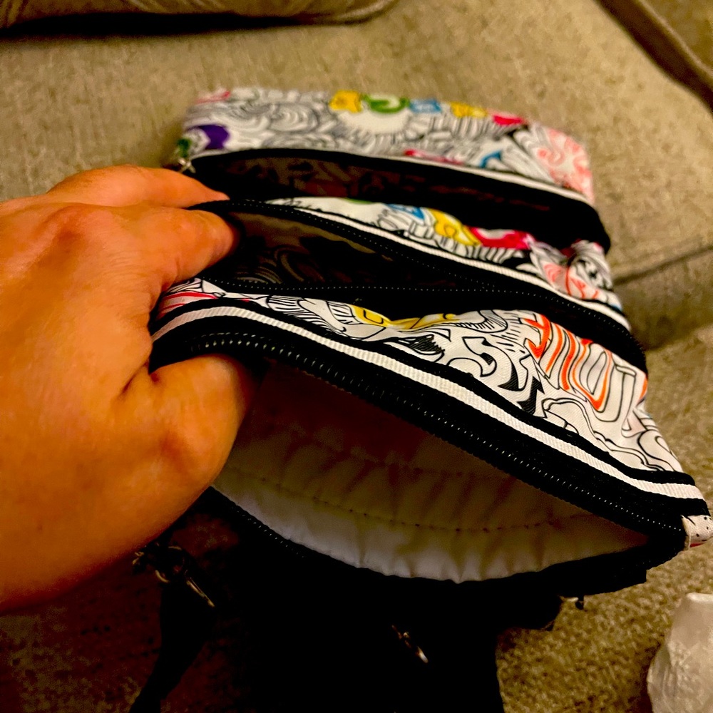 Small side hand bag.